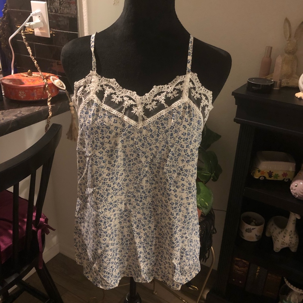 SHEIN tank top lace
